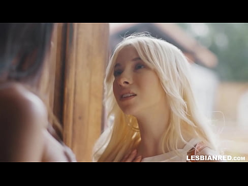 ❤️ Meisie kom 'n paar maande later by die huis en eet uiteindelik haar stiefma se poes ❤❌ Porno vk by ons ❌️